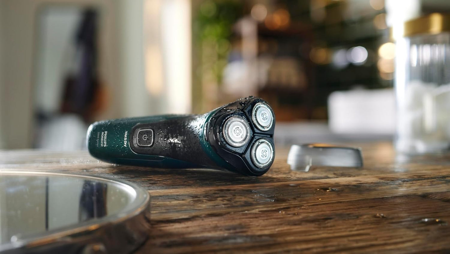 Shaver 2600 Series, Wet and Dry Electric Shaver, Pop-Up Trimmer, P-Cap, Travel Pouch, Dark Forest Green, Model X3052/91