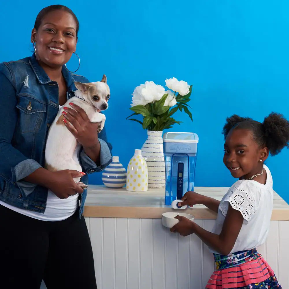 Zerowater 30-Cup Ready-Pour- Water Pitcher Filter in Blue with Filtration System